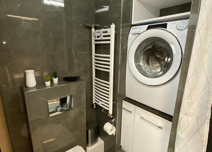 G604 - Panoramas, Felujitott, Teljesen Felszerelt Lakas アパート セーケシュフェヘールヴァール