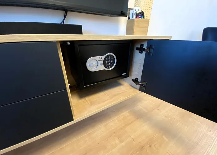 アパート G604 - Panoramas, Felujitott, Teljesen Felszerelt Lakas セーケシュフェヘールヴァール